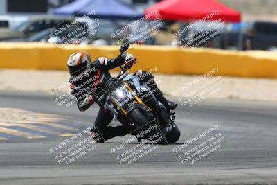 media/Apr-10-2022-SoCal Trackdays (Sun) [[f104b12566]]/Turn 2 (1135am)/